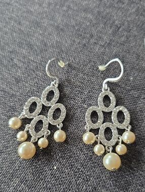 Elegant Silver Crystal & Pearl Drop Earrings - Cream Pearls
